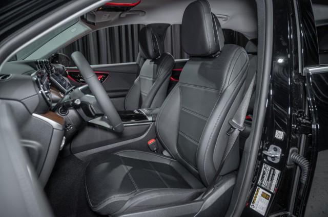 new 2025 Mercedes-Benz GLC 350e car, priced at $61,400