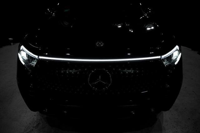 new 2024 Mercedes-Benz EQB 300 car