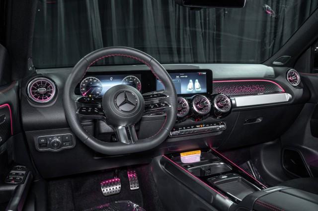 new 2025 Mercedes-Benz GLB 250 car, priced at $52,250