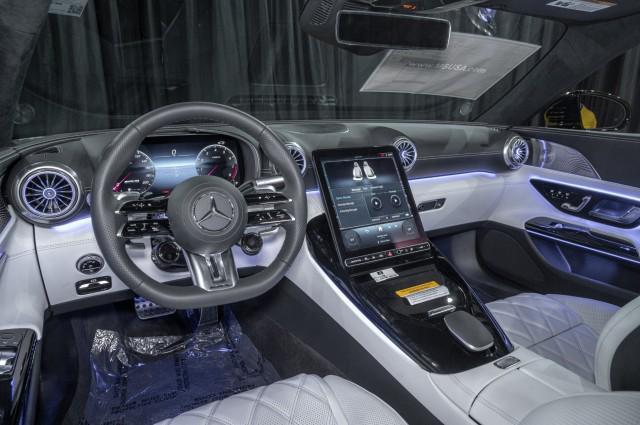 new 2024 Mercedes-Benz AMG SL 43 car, priced at $126,530