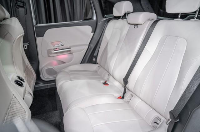 new 2025 Mercedes-Benz GLA 250 car, priced at $42,300