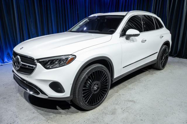 new 2024 Mercedes-Benz GLC 300 car, priced at $52,825