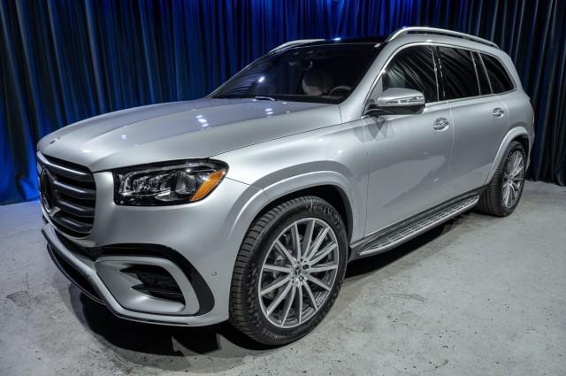 new 2025 Mercedes-Benz GLS 580 car, priced at $121,125