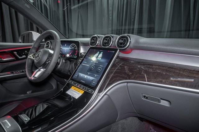 new 2025 Mercedes-Benz GLC 300 car, priced at $53,225