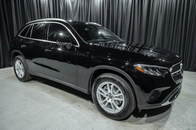 new 2025 Mercedes-Benz GLC 300 car, priced at $53,085