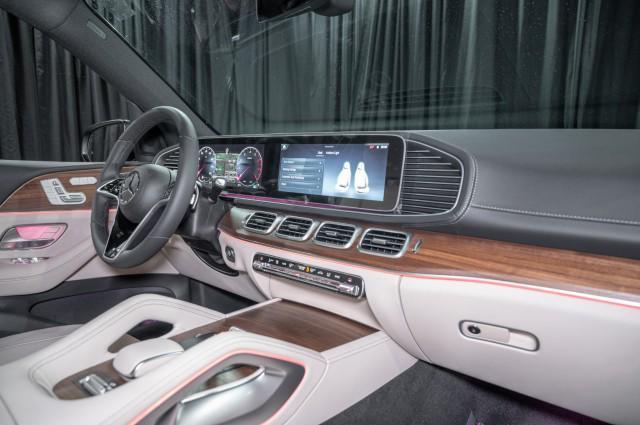 new 2025 Mercedes-Benz GLS 450 car, priced at $92,445