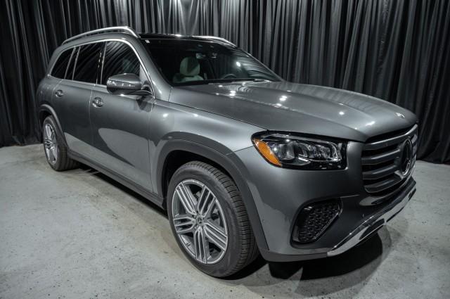 new 2025 Mercedes-Benz GLS 450 car, priced at $92,445