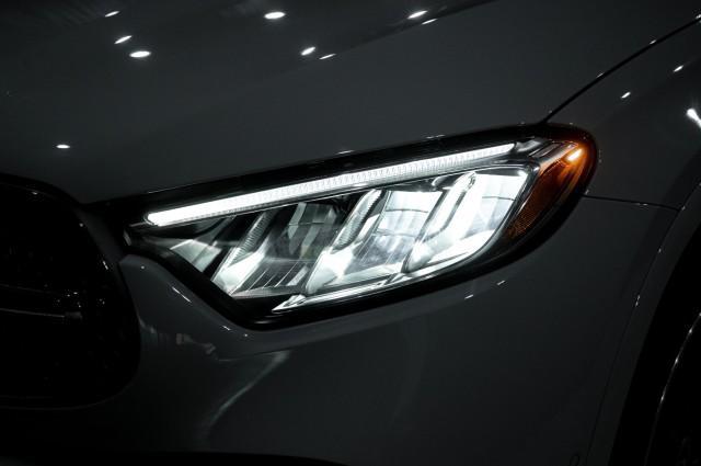 new 2025 Mercedes-Benz GLC 300 car, priced at $70,985