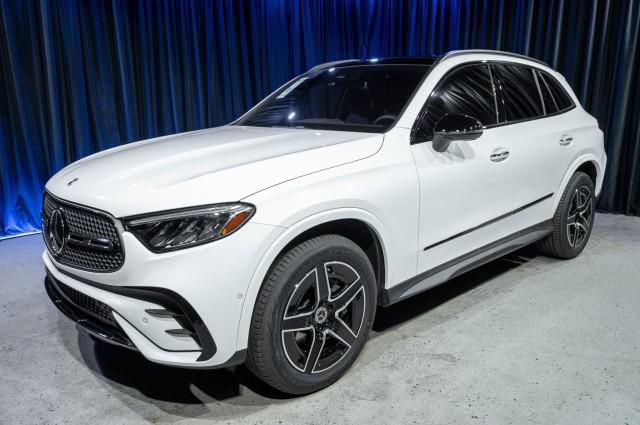 new 2024 Mercedes-Benz GLC 300 car, priced at $58,650