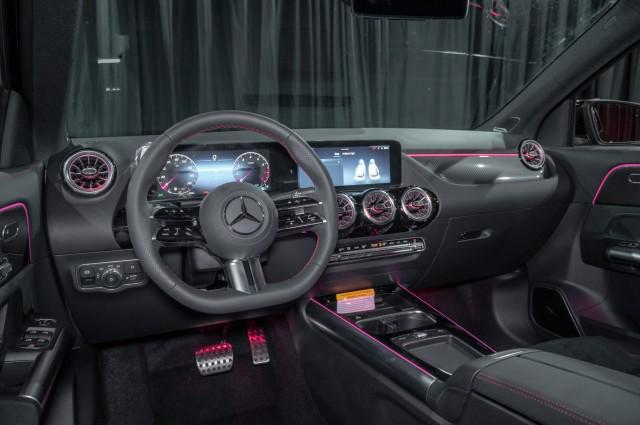 new 2025 Mercedes-Benz GLA 250 car, priced at $54,190