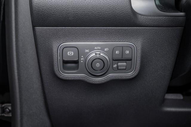 new 2025 Mercedes-Benz GLB 250 car, priced at $47,145