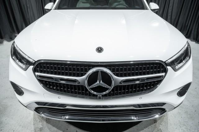 new 2024 Mercedes-Benz GLC 300 car, priced at $53,495