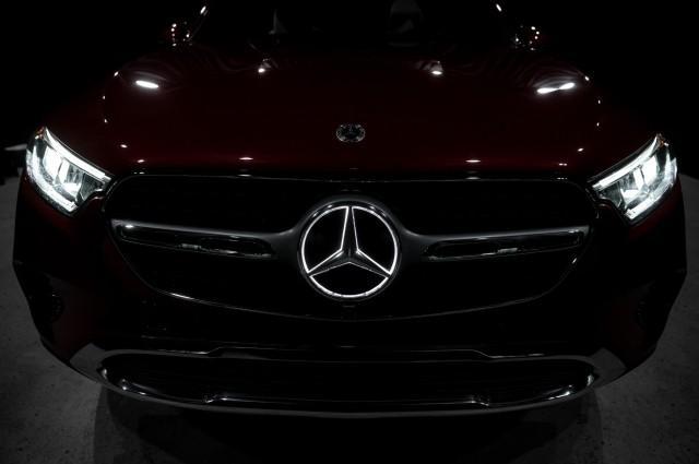 new 2024 Mercedes-Benz GLC 300 car, priced at $58,475