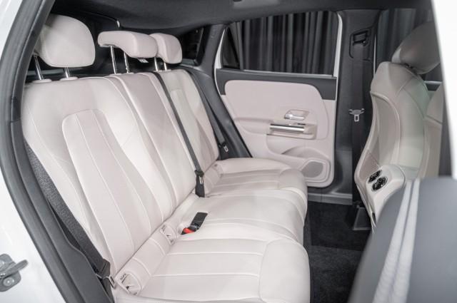 new 2025 Mercedes-Benz GLA 250 car, priced at $44,250