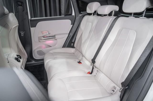 new 2025 Mercedes-Benz GLA 250 car, priced at $47,295