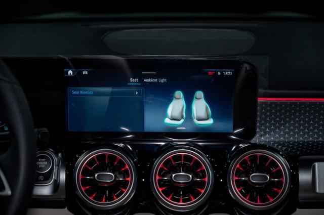 new 2025 Mercedes-Benz GLB 250 car, priced at $47,420