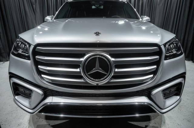 new 2024 Mercedes-Benz GLS 450 car