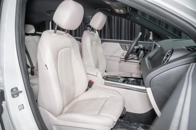 new 2025 Mercedes-Benz GLA 250 car, priced at $44,250