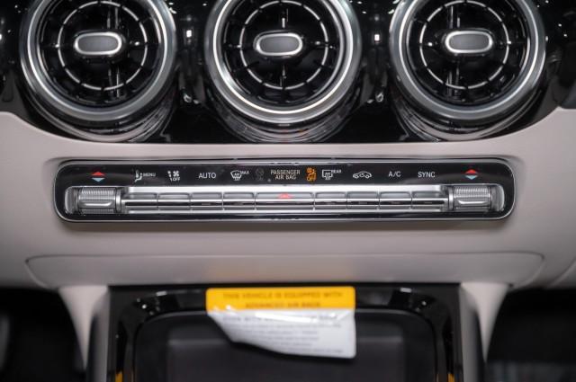 new 2025 Mercedes-Benz GLA 250 car, priced at $44,250