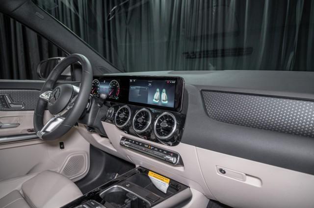 new 2025 Mercedes-Benz GLA 250 car, priced at $44,250