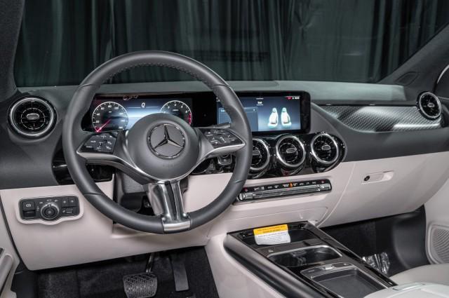 new 2025 Mercedes-Benz GLA 250 car, priced at $44,250