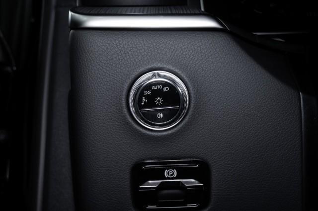 new 2025 Mercedes-Benz GLC 300 car, priced at $55,225