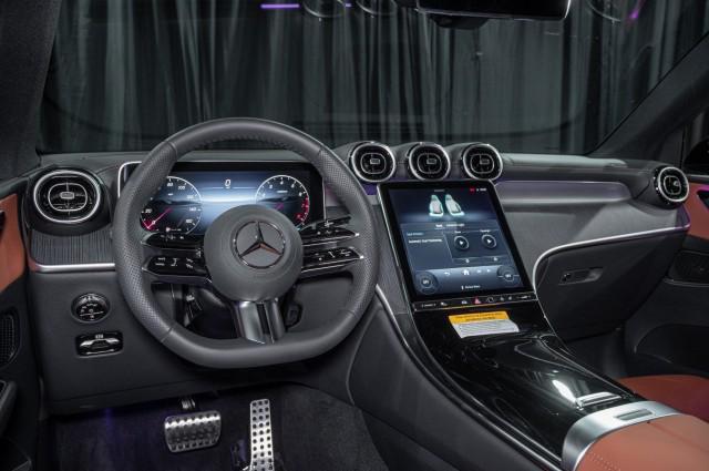 new 2025 Mercedes-Benz GLC 300 car, priced at $55,225