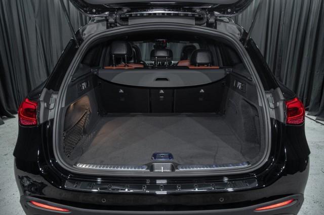 new 2025 Mercedes-Benz GLC 300 car, priced at $55,225