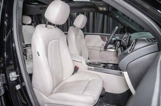 new 2025 Mercedes-Benz GLB 250 car, priced at $47,520