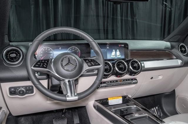 new 2025 Mercedes-Benz GLB 250 car, priced at $47,520