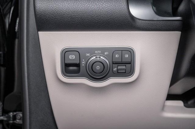 new 2025 Mercedes-Benz GLB 250 car, priced at $47,520