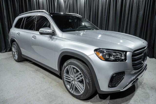 new 2025 Mercedes-Benz GLS 450 car, priced at $93,165