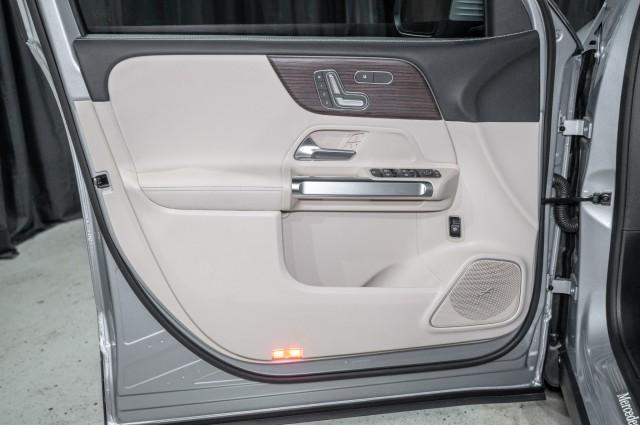 new 2025 Mercedes-Benz GLB 250 car, priced at $53,885