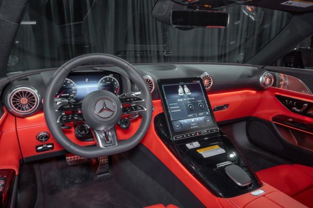 new 2025 Mercedes-Benz AMG SL 43 car, priced at $121,780