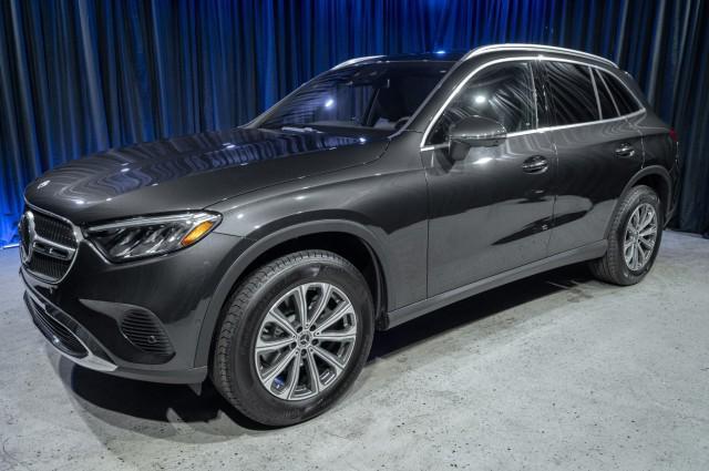 new 2024 Mercedes-Benz GLC 300 car