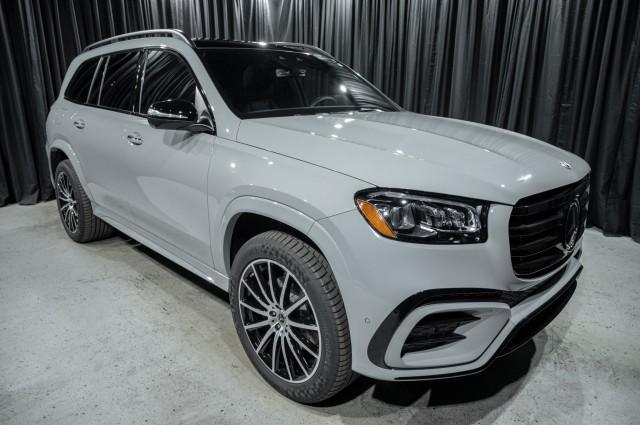 new 2025 Mercedes-Benz GLS 580 car, priced at $125,060