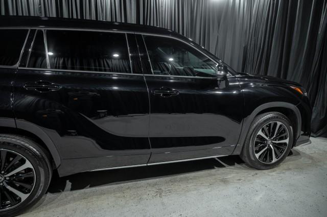 used 2021 Toyota Highlander car, priced at $36,200