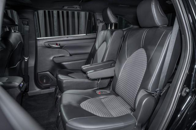 used 2021 Toyota Highlander car, priced at $36,200
