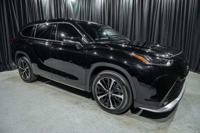 used 2021 Toyota Highlander car, priced at $36,200