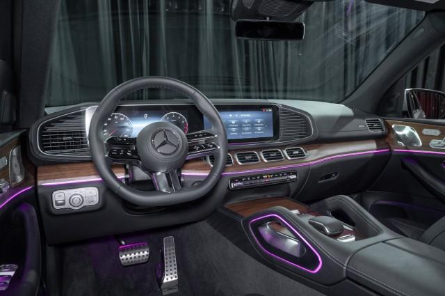 new 2025 Mercedes-Benz GLS 450 car, priced at $95,365