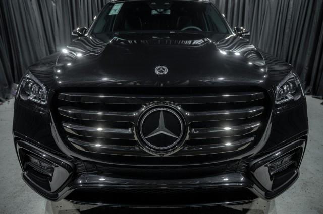 new 2025 Mercedes-Benz GLS 450 car
