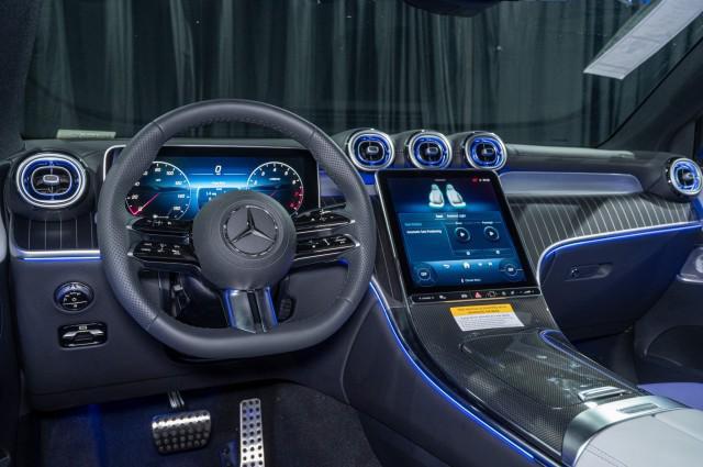 new 2025 Mercedes-Benz GLC 300 car, priced at $69,030