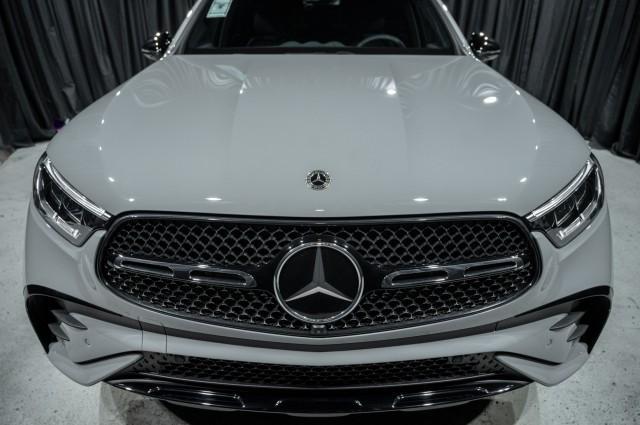 new 2025 Mercedes-Benz GLC 300 car, priced at $69,955