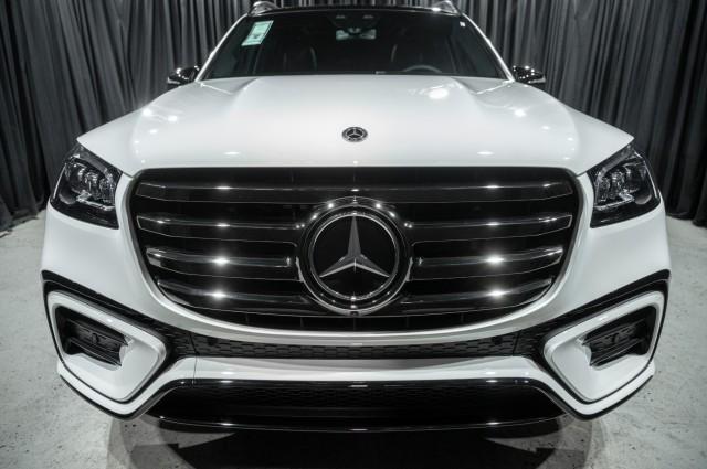 new 2025 Mercedes-Benz GLS 450 car, priced at $97,910