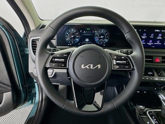 new 2025 Kia Seltos car, priced at $30,185