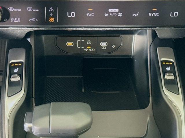 new 2025 Kia Sorento car, priced at $43,025