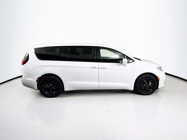 used 2022 Chrysler Pacifica Hybrid car, priced at $31,457