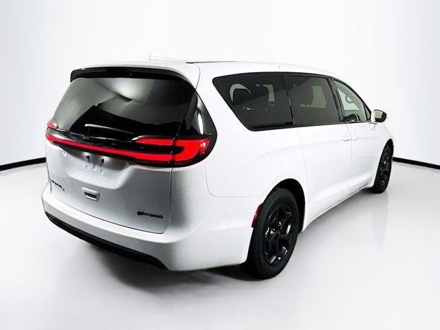 used 2022 Chrysler Pacifica Hybrid car, priced at $31,457