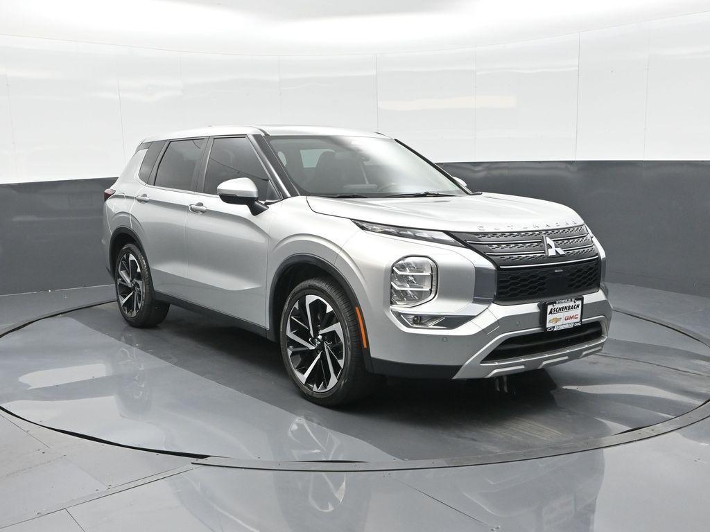 used 2023 Mitsubishi Outlander car, priced at $21,996