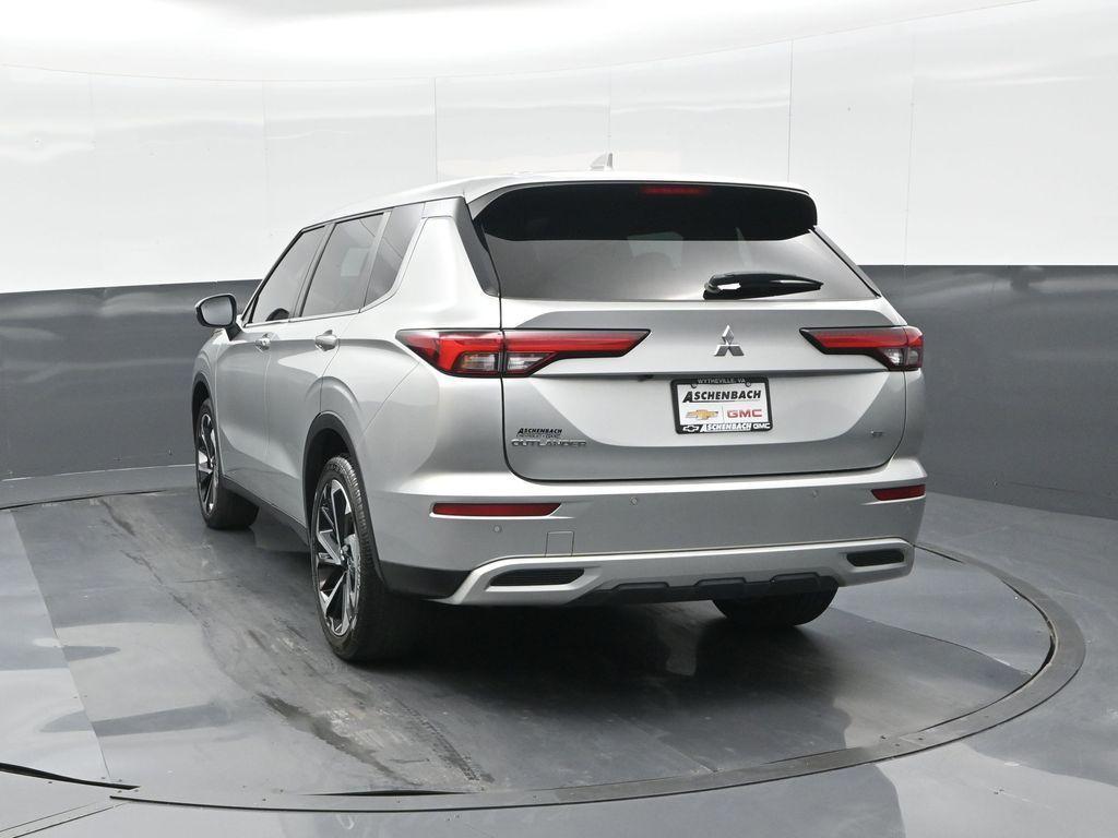 used 2023 Mitsubishi Outlander car, priced at $21,996